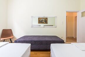 Victoria Queens Palace Apartments