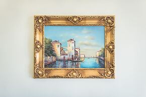 Victoria Queens Palace Apartments