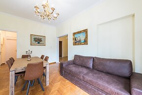 Victoria Queens Palace Apartments