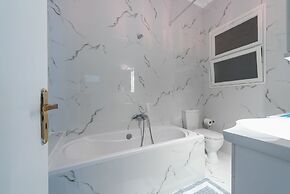 Victoria Queens Palace Apartments