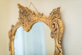 Victoria Queens Palace Apartments