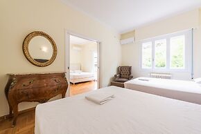 Victoria Queens Palace Apartments