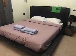 Pool View Apart At British Resort 252