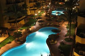 Pool View Apart At British Resort 252