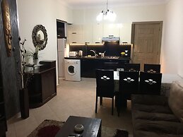 Pool View Apart At British Resort 252