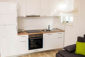 Apartments & Rooms Danivan Pool Villas