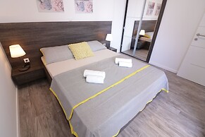 Apartments & Rooms Danivan Pool Villas