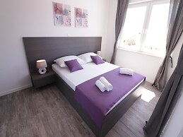 Apartments & Rooms Danivan Pool Villas