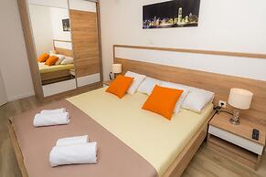 Apartments & Rooms Danivan Pool Villas