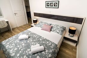 Apartments & Rooms Danivan Pool Villas