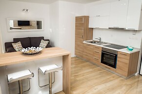 Apartments & Rooms Danivan Pool Villas