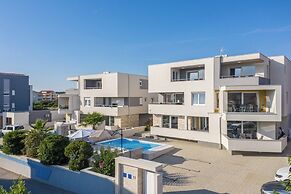 Apartments & Rooms Danivan Pool Villas