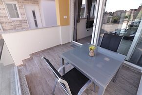 Apartments & Rooms Danivan Pool Villas