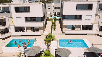 Apartments & Rooms Danivan Pool Villas