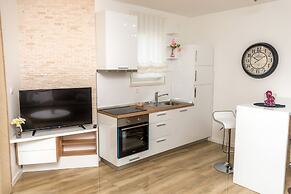 Apartments & Rooms Danivan Pool Villas