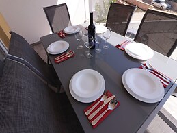 Apartments & Rooms Danivan Pool Villas