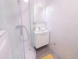 Apartments & Rooms Danivan Pool Villas