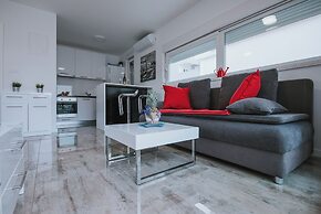 Apartments & Rooms Danivan Pool Villas