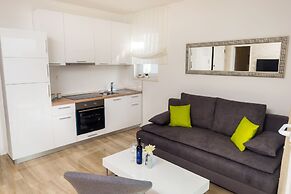 Apartments & Rooms Danivan Pool Villas