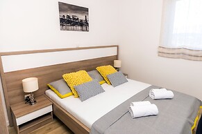 Apartments & Rooms Danivan Pool Villas