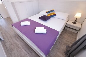 Apartments & Rooms Danivan Pool Villas