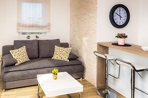 Apartments & Rooms Danivan Pool Villas