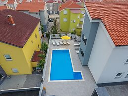Pool Apartments Privilege