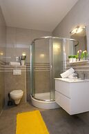 Pool Apartments Privilege