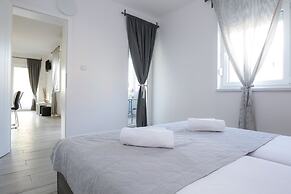 Pool Apartments Privilege