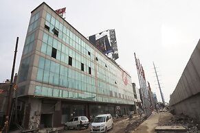 OYO 19664 Aman Hotel