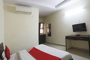 OYO 19664 Aman Hotel