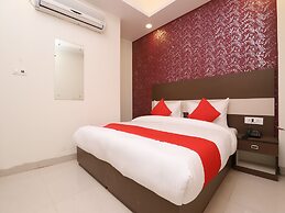 OYO 19687 Hotel Airway