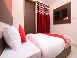 OYO 19687 Hotel Airway