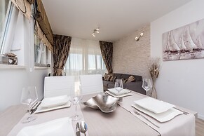 Apartments with Pool Villa Zora