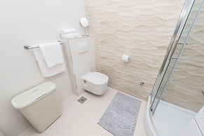 Apartments with Pool Villa Zora