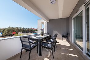 Apartments with Pool Villa Zora