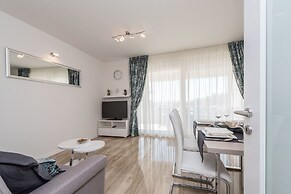 Apartments with Pool Villa Zora