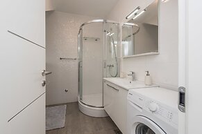 Apartments with Pool Villa Zora