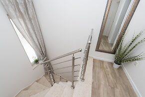 Apartments with Pool Villa Zora