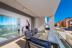 Apartments with Pool Villa Zora