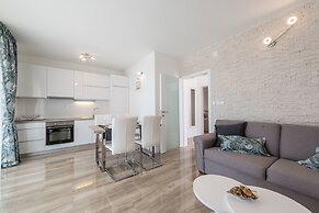 Apartments with Pool Villa Zora