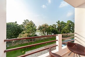 OYO 22532 Purple Lake View