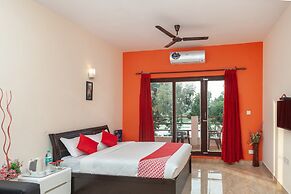 OYO 22532 Purple Lake View