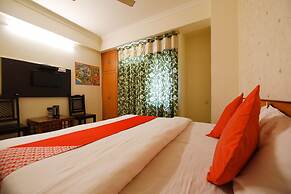 OYO 22915 C M Regency