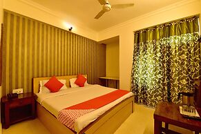 OYO 22915 C M Regency