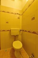 OYO 22915 C M Regency