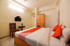 OYO 22915 C M Regency