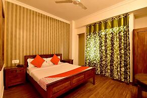 OYO 22915 C M Regency