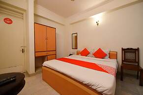 OYO 22915 C M Regency