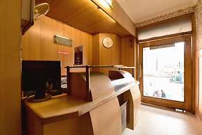 OYO 22915 C M Regency